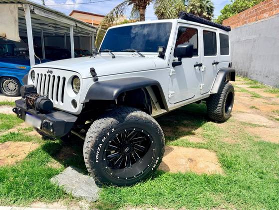 JEEP WRANGLER 3.6 UNLIMITED SPORT 4X4 V6 GASOLINA 4P AUTOMÁTICO JEEP WRANGLER 3.6 UNLIMITED SPORT 4X4 V6 GASOLINA 4P AUTOMÁTICO